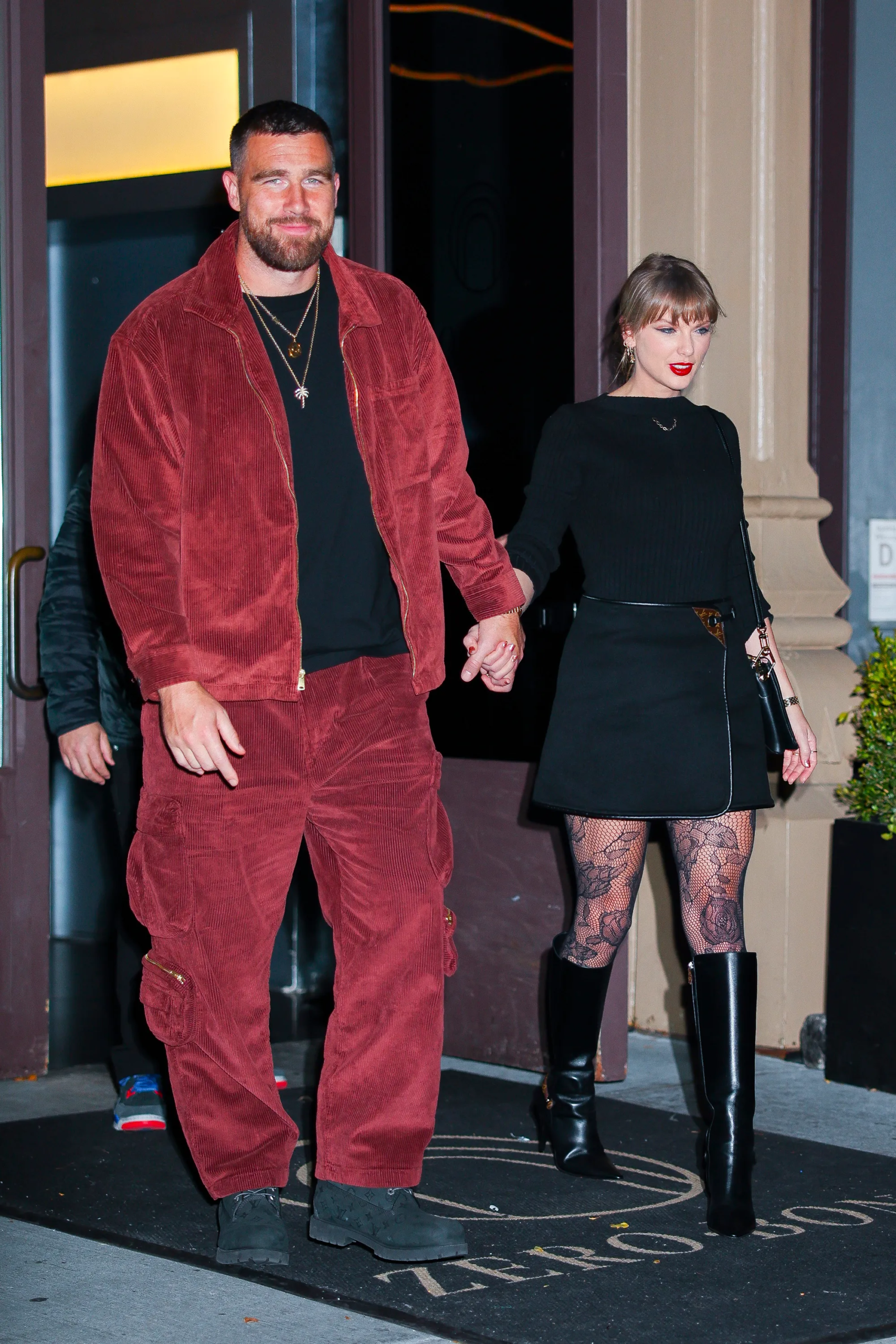 Taylor Swift & Travis Kelce’s PDA Streak Continues on Bye-Week Date Night